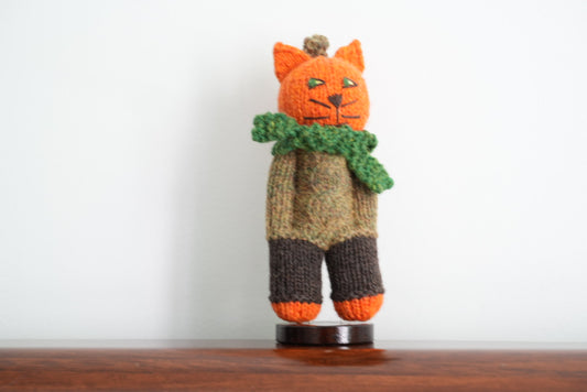 Hands-in-Pockets Cat · Knitted Bag Charm