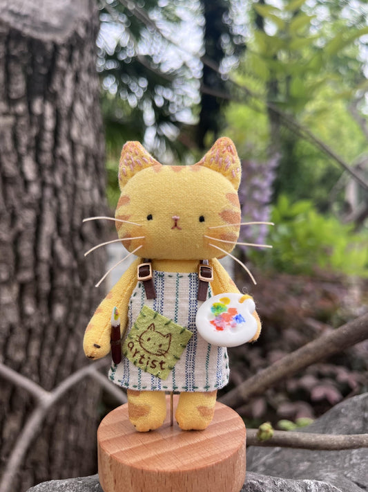 Artist Cat Charm — Mini Edition (10cm / 3.9") - Made by Frey