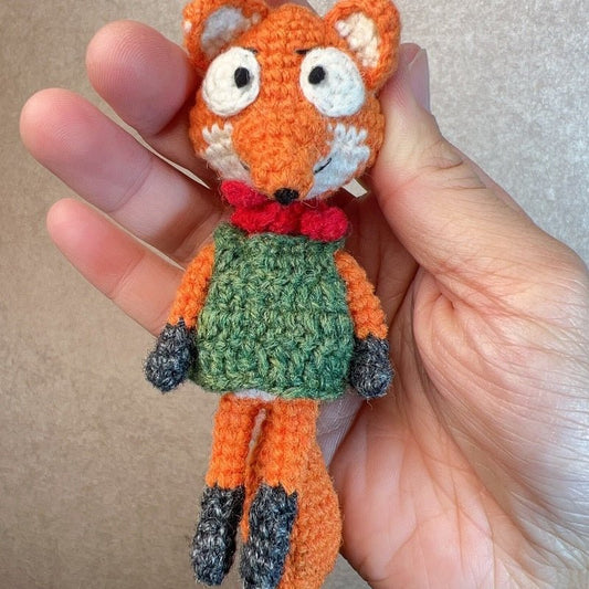 🦊 Crochet Fox Brooch – Orange Red - Made by Frey