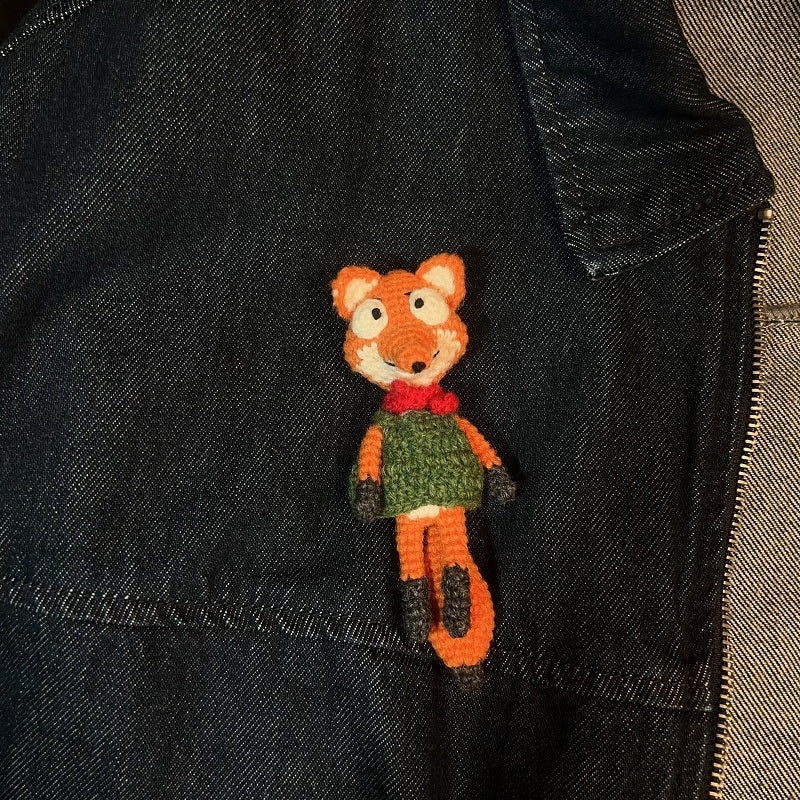 🦊 Crochet Fox Brooch – Orange Red - Made by Frey