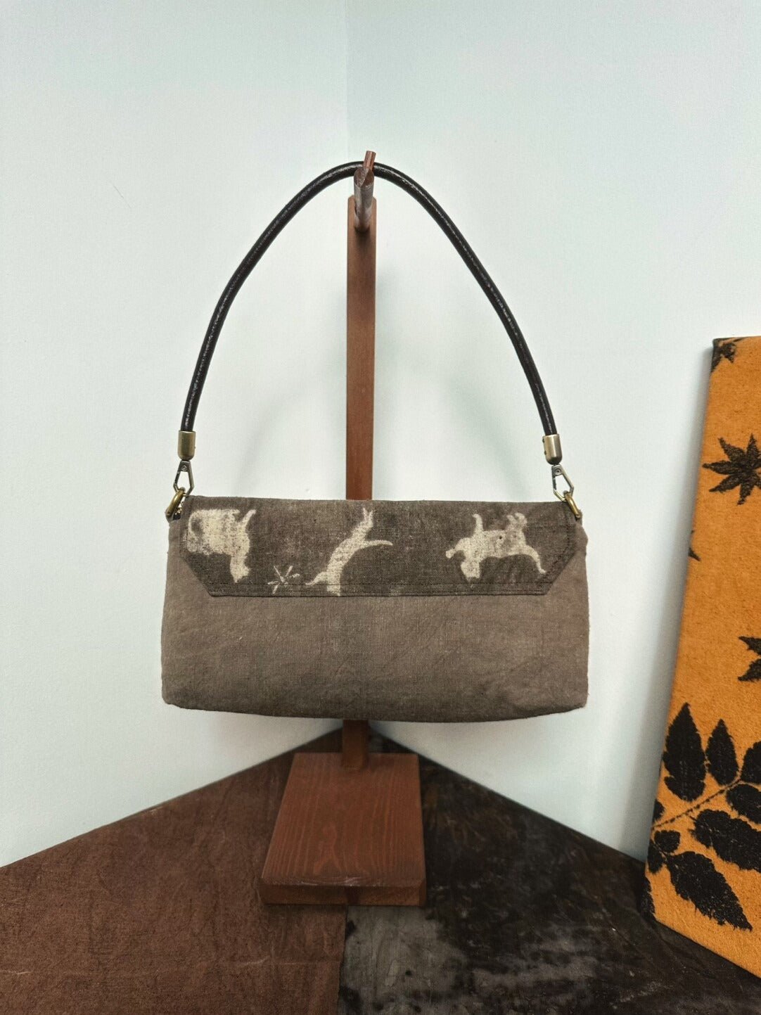 Gray Plant - Dyed Shoulder Bag, Baguette Style – “Cats in All Their Ways” - Made by Frey