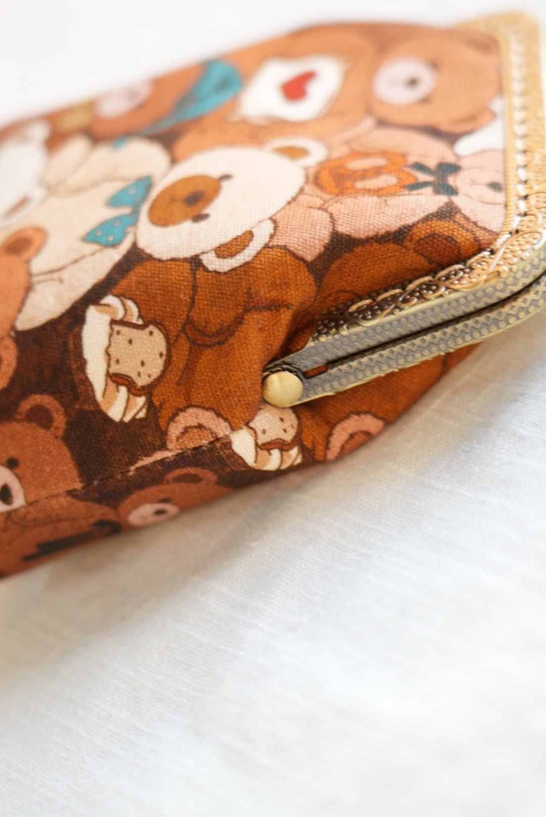 Handmade Kiss-Lock Pouch - Made by Frey