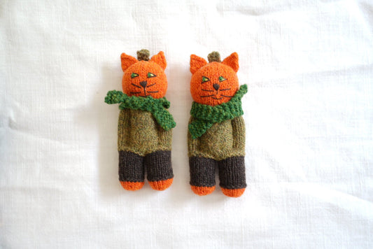 Hands-in-Pockets Cat · Knitted Bag Charm - Made by Frey