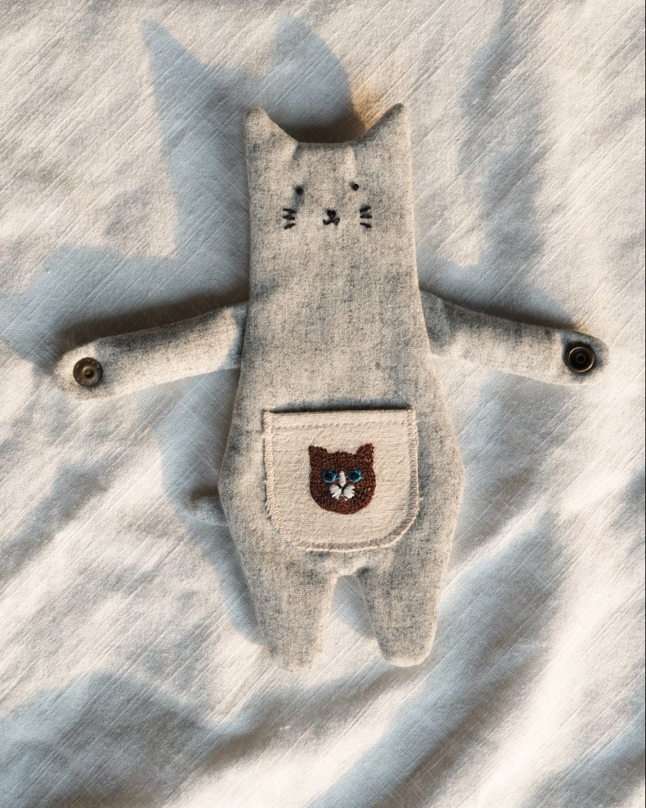 Hug Cat/Bear Zipper Pouch Bag Charm - Made by Frey