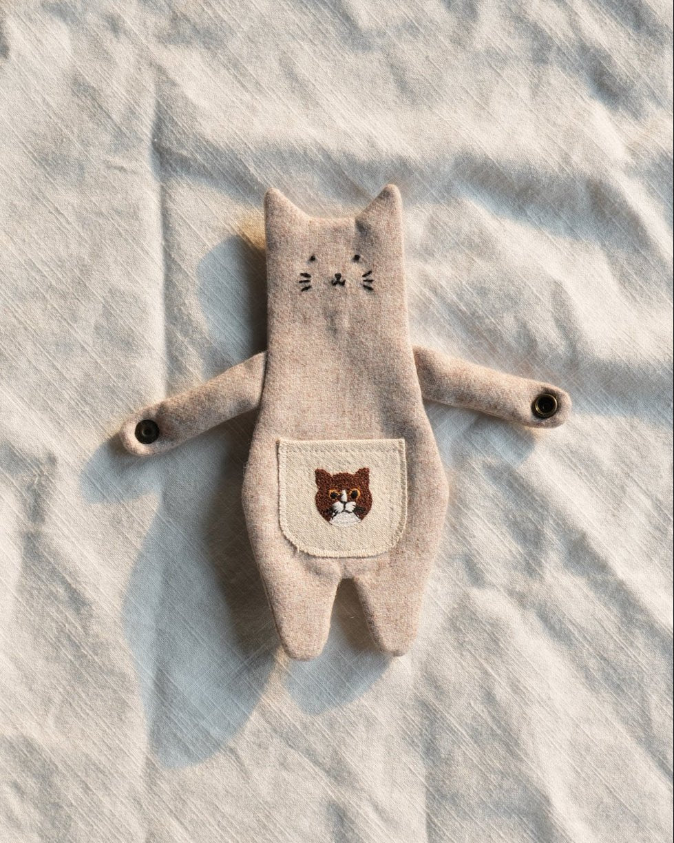 Hug Cat/Bear Zipper Pouch Bag Charm - Made by Frey
