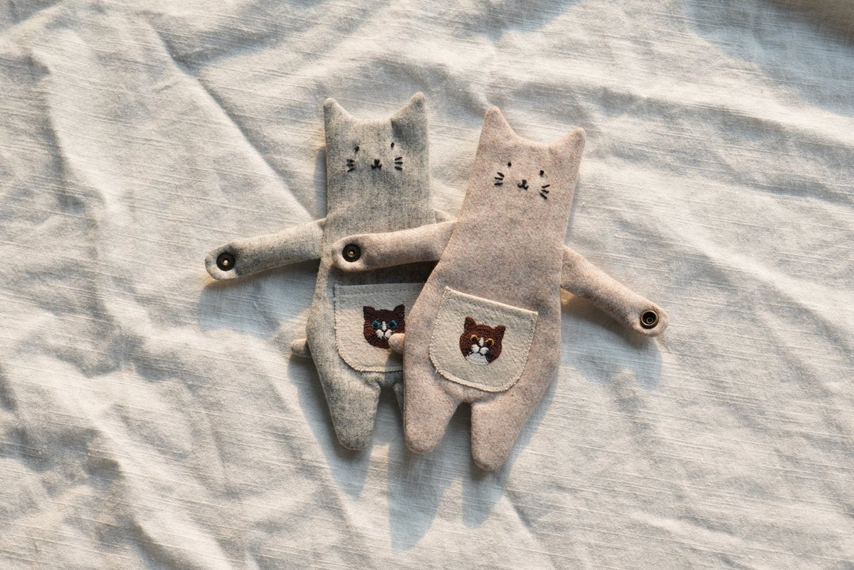 Hug Cat/Bear Zipper Pouch Bag Charm - Made by Frey
