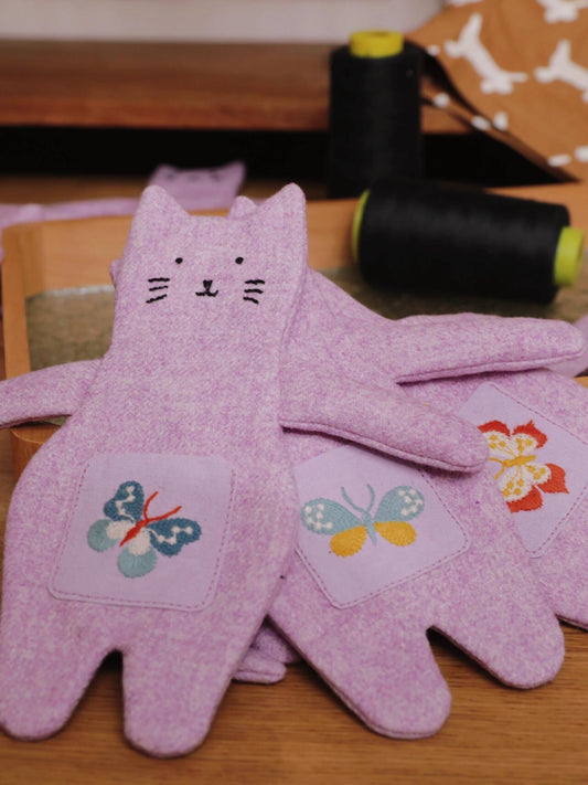 Hugging Cat Bag Charm & Pouch - Made by Freybag charm#catlovers#giftforcatlovers#zipperpouch#catpouch#hugcat#handmade#charm