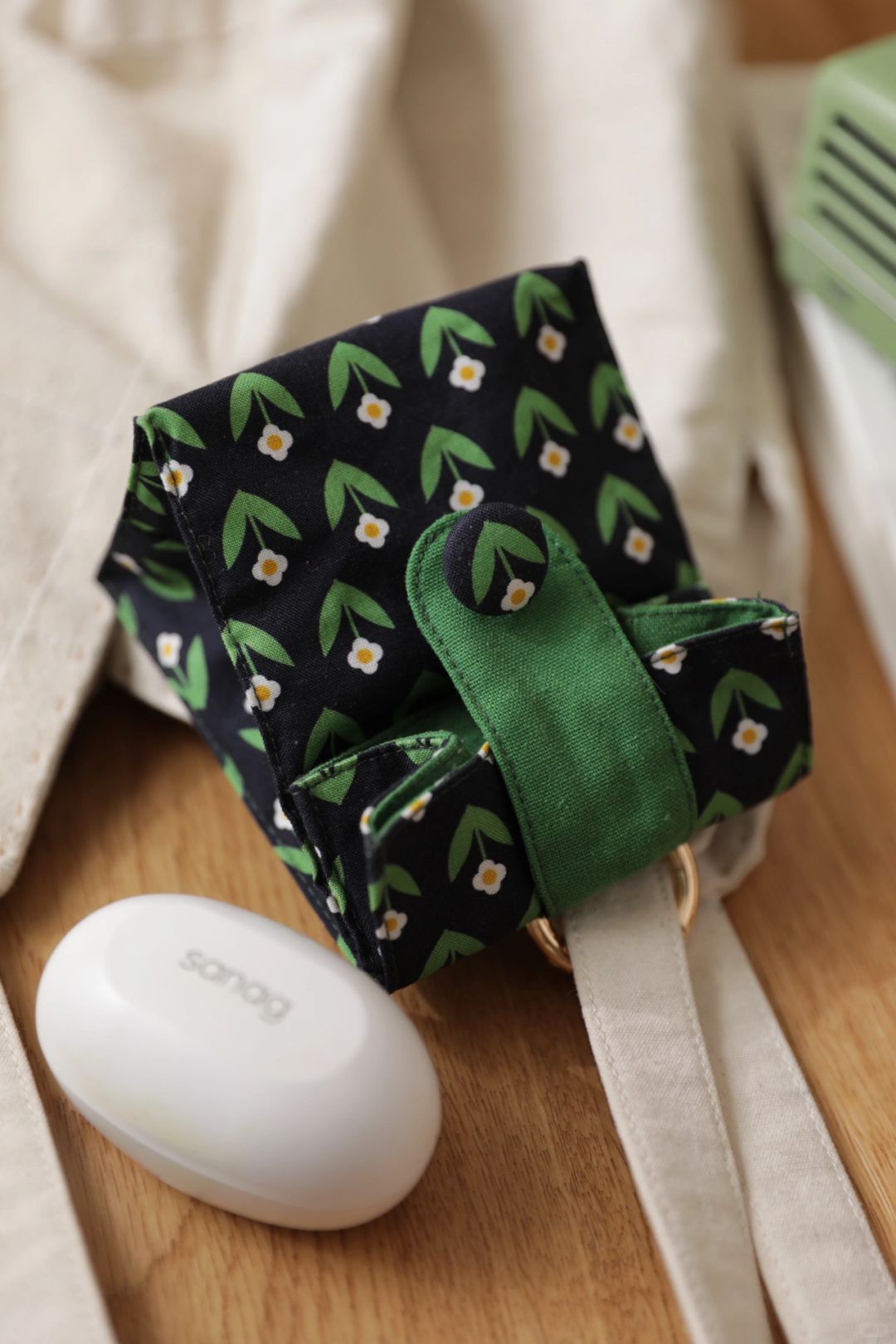 Retro Floral Makeup Bag - Made by Frey