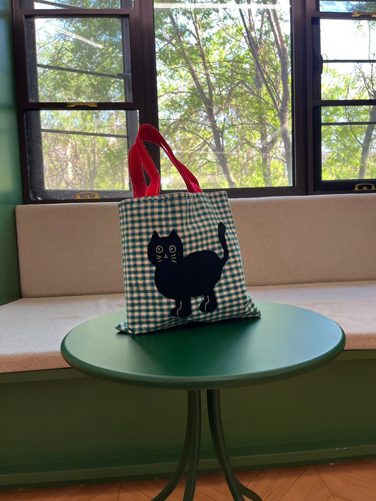 Shy Black Cat – Handcrafted Tote in Vintage Homespun Fabric - Made by Frey