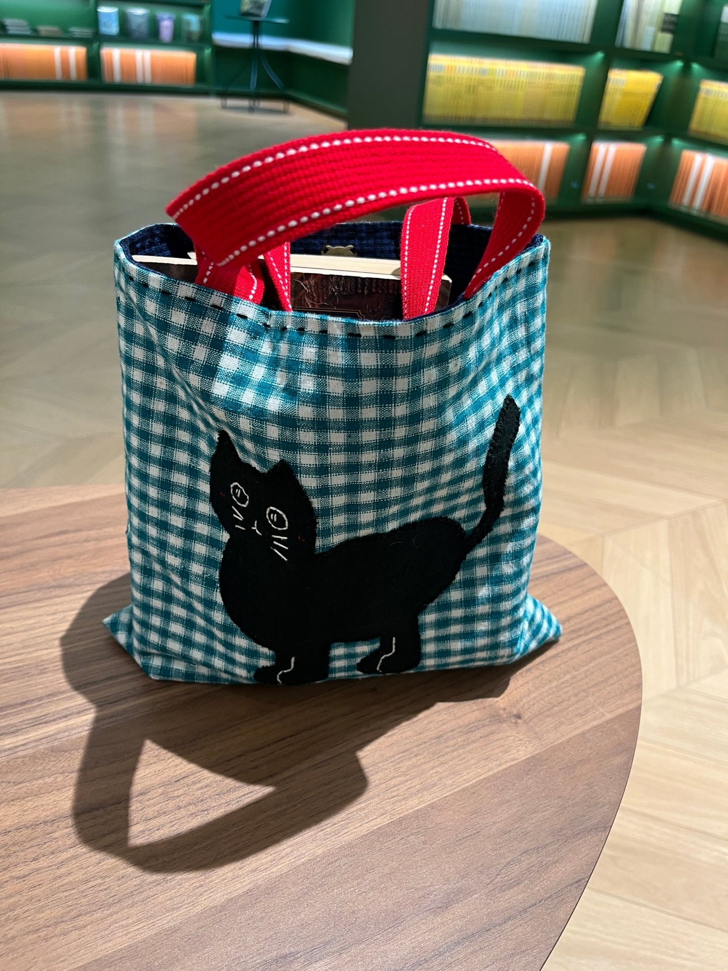 Shy Black Cat – Handcrafted Tote in Vintage Homespun Fabric - Made by Frey
