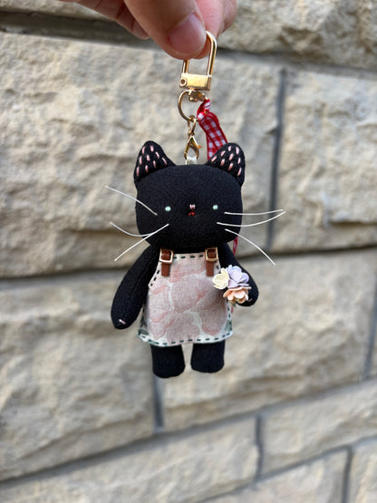 Artist Kitty Bag Charm🎨｜ Longer Processing Time｜1+ Weeks🙏