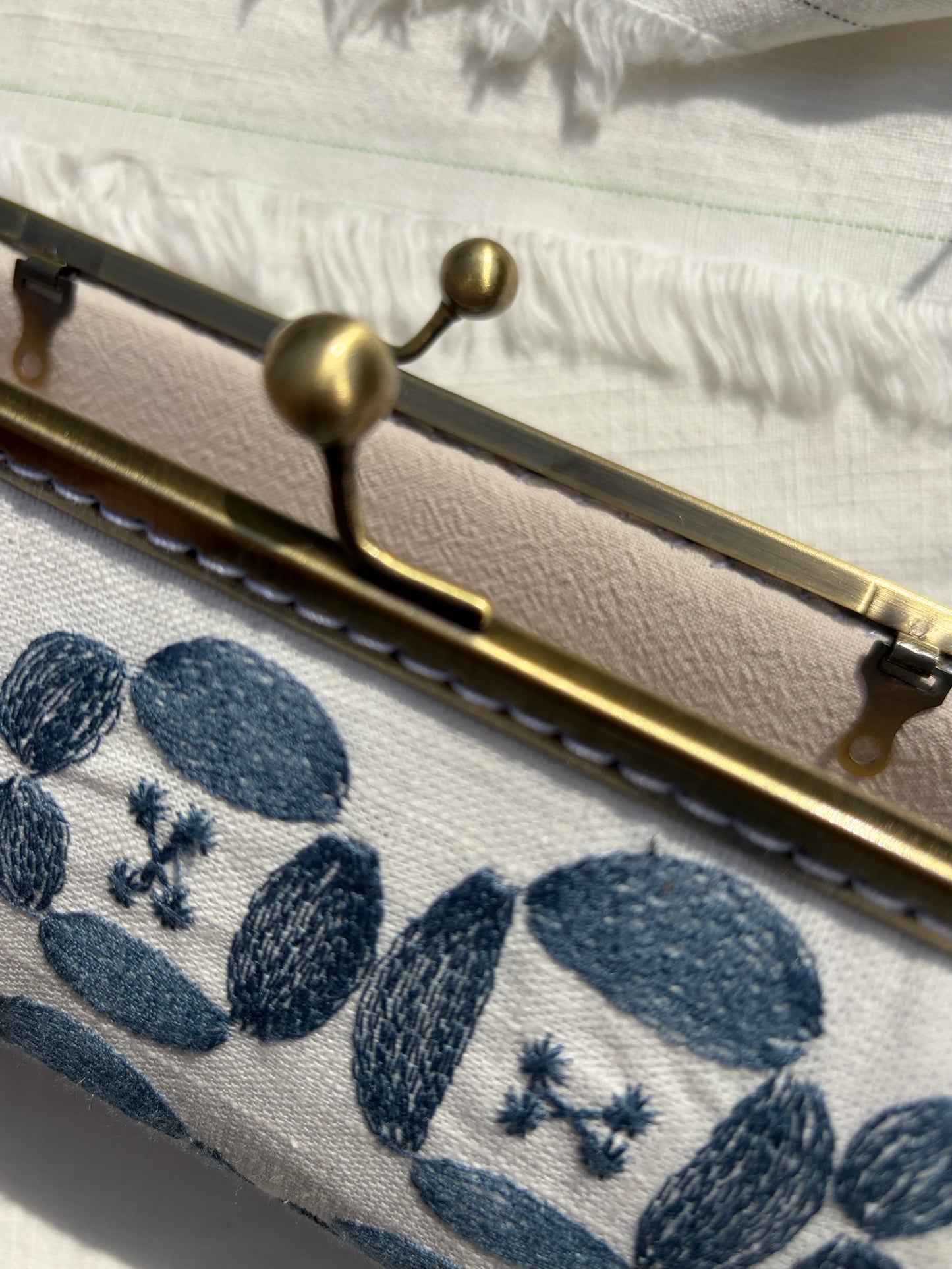 Handmade Clasp Frame Pouch – Pencil Case / Coin Purse / Makeup Bag (Pre-Order, Ships in About 2 Weeks)