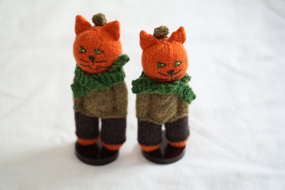 Hands-in-Pockets Cat · Knitted Bag Charm