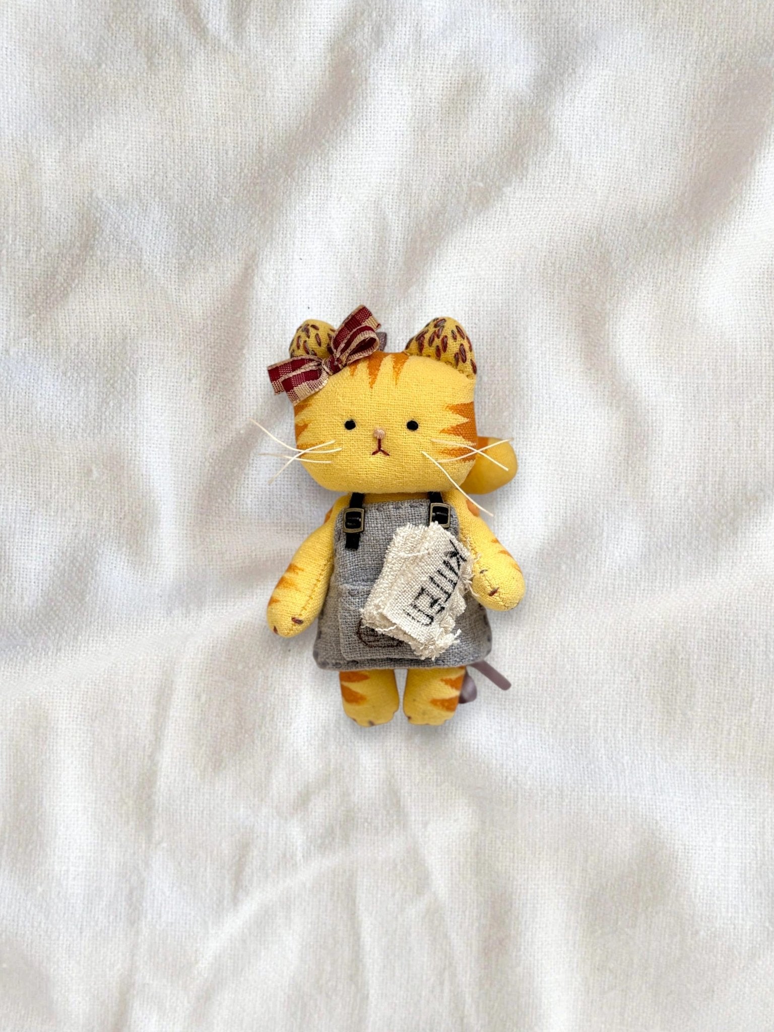 Artist Cat Charm — Mini Edition (10cm / 3.9") - Made by Frey