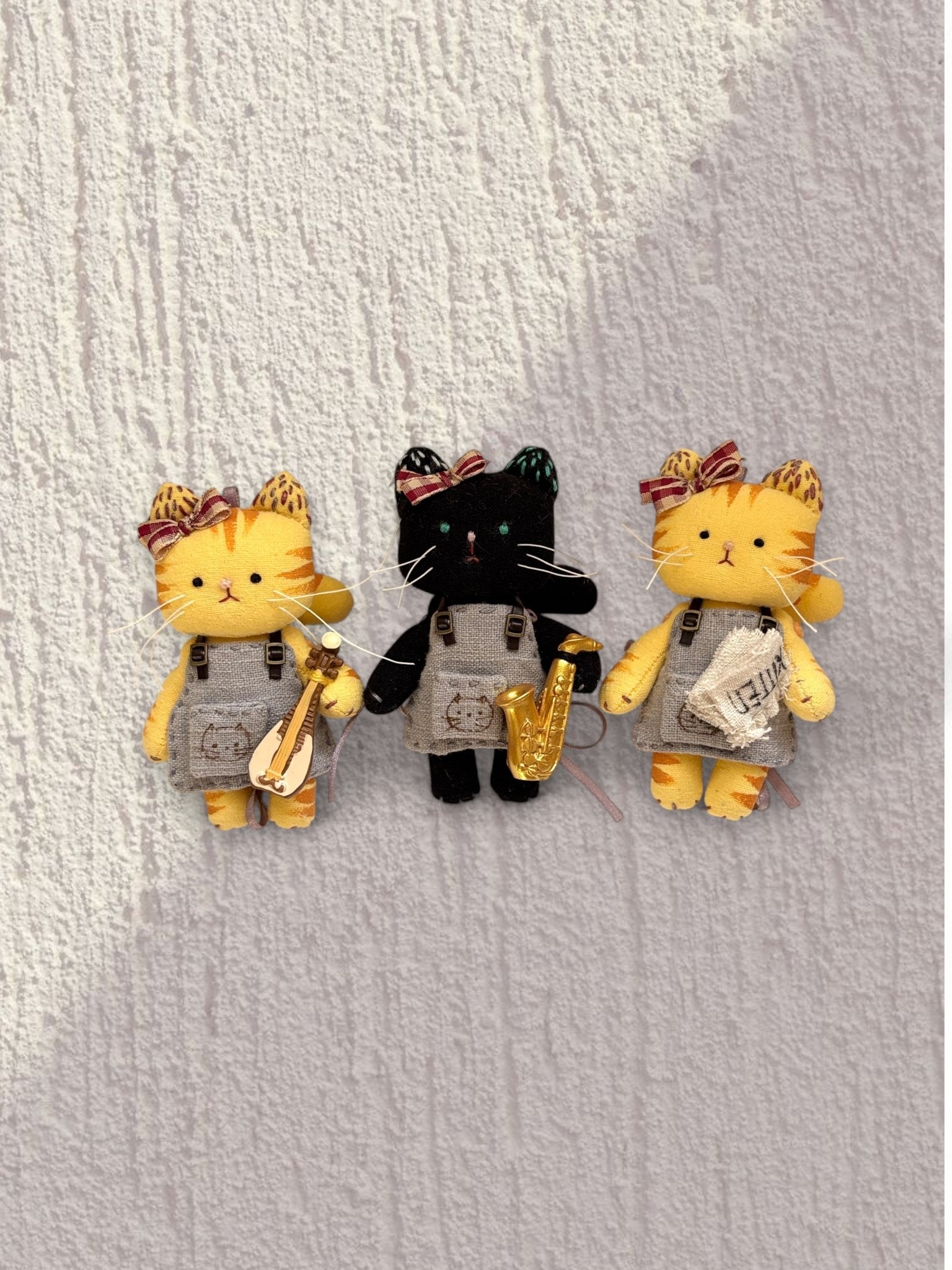 Artist Cat Charm — Mini Edition (10cm / 3.9") - Made by Frey