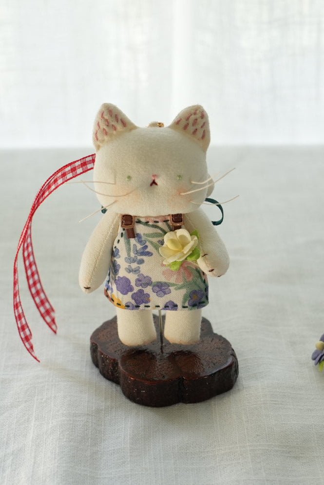 Artist Kitty Bag Charm🎨 - Made by Frey