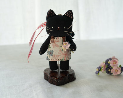 Artist Kitty Bag Charm🎨 - Made by Frey