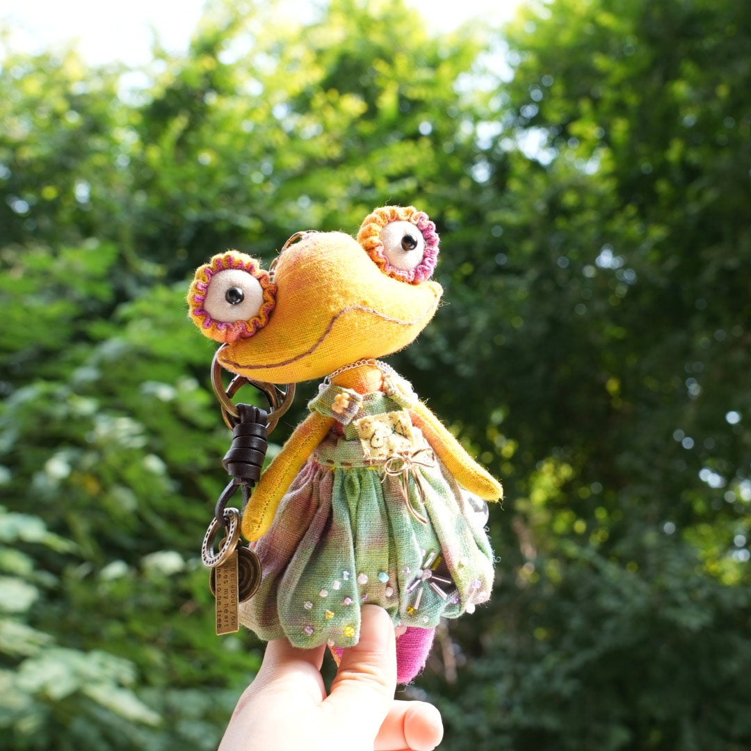 Frog Princess – Hand-Dyed Fabric Charm｜Made to Order - Made by Frey