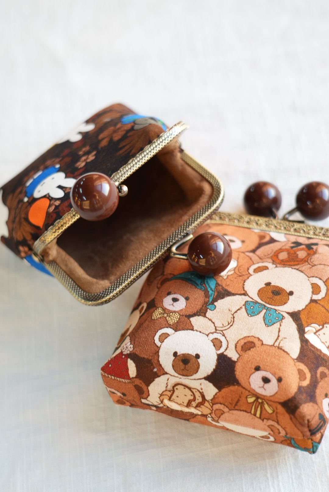Handmade Kiss-Lock Pouch - Made by Frey