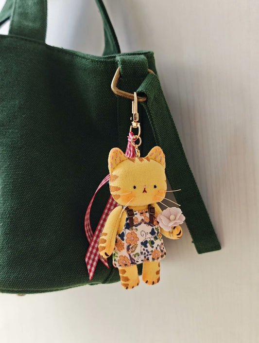 Mini Kitty Charm with Flower — Upgraded Edition 10cm / 3.9" - Made by Frey