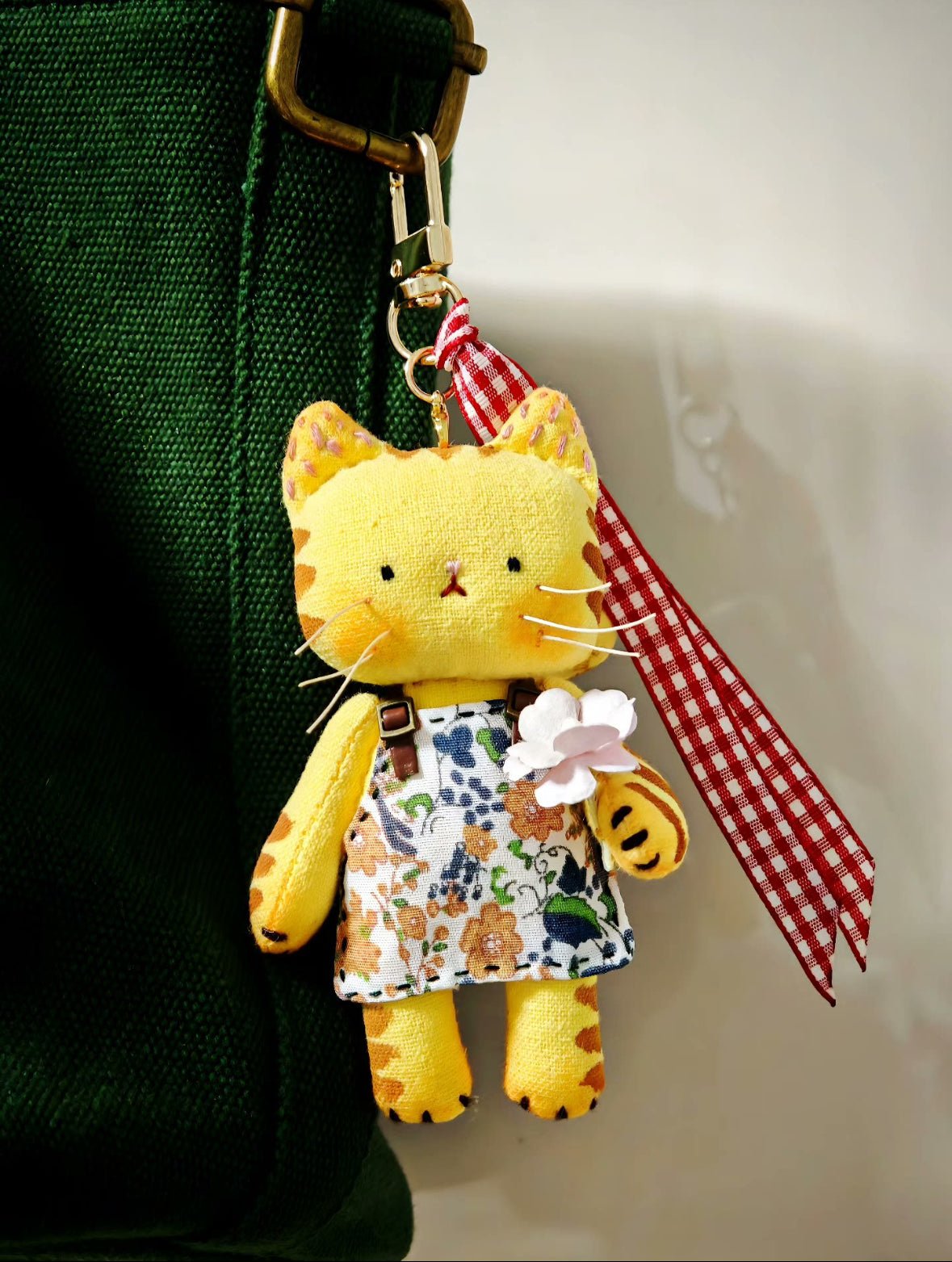 Mini Kitty Charm with Flower — Upgraded Edition 10cm / 3.9" - Made by Frey