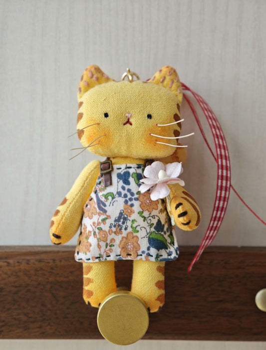 Mini Kitty Charm with Flower — Upgraded Edition 10cm / 3.9" - Made by Frey