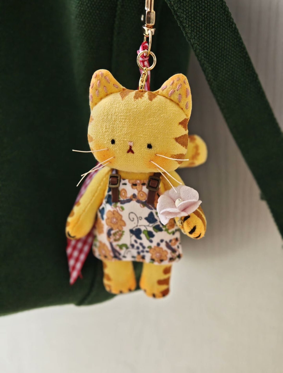 Mini Kitty Charm with Flower — Upgraded Edition 10cm / 3.9" - Made by Frey