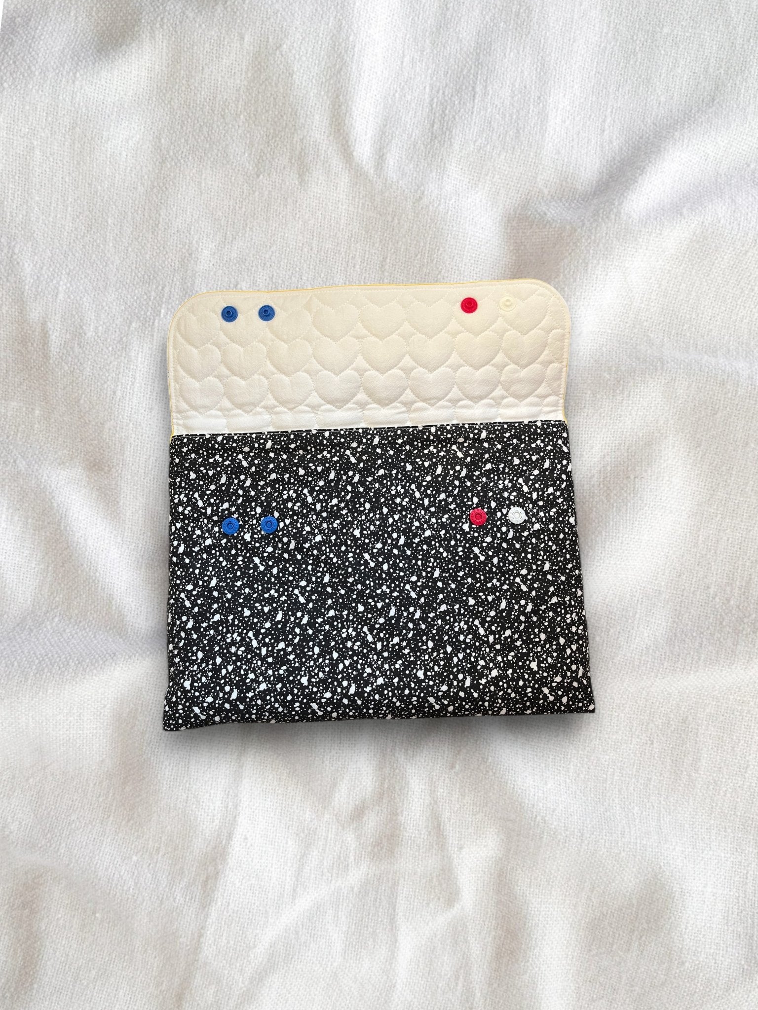 Perfectly Cute: Cat Laptop Bag - Made by Frey