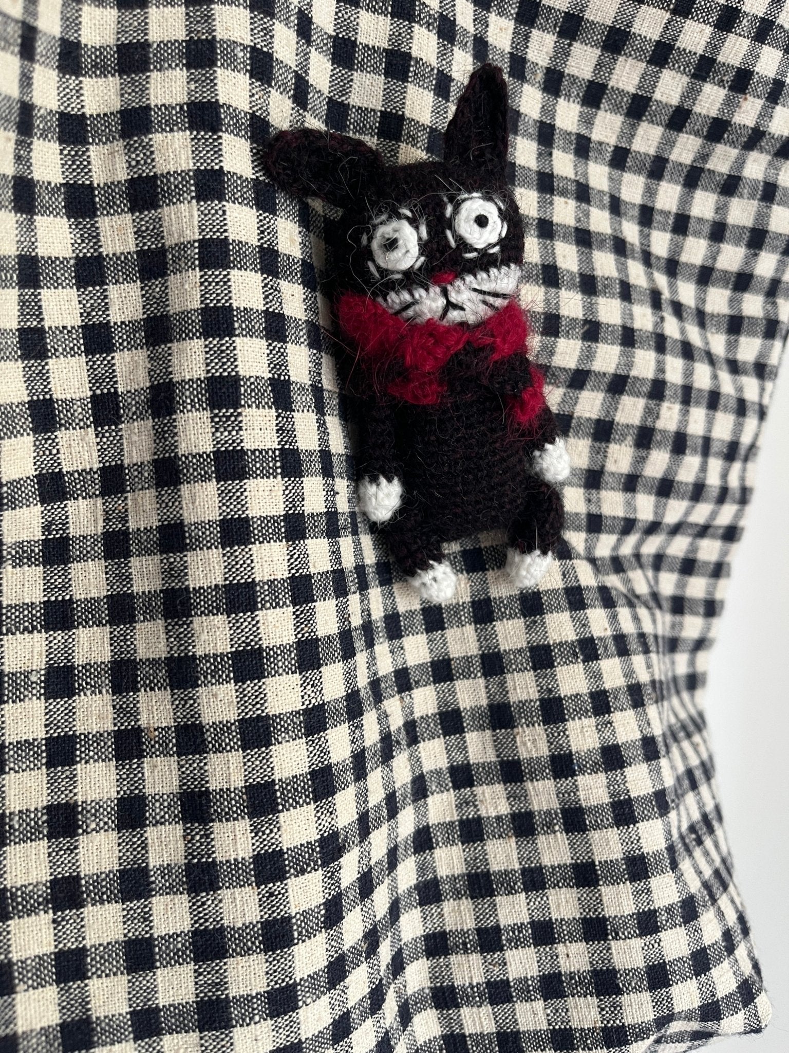 Slightly Unhinged Cat 🐈‍⬛ – Brooch or Keychain - Made by Frey